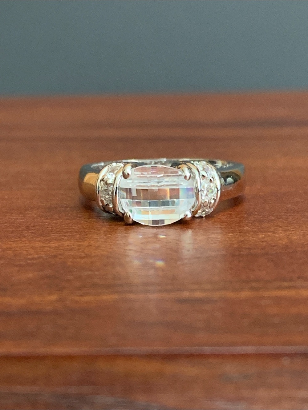 Silver tone clear stone ring size 8